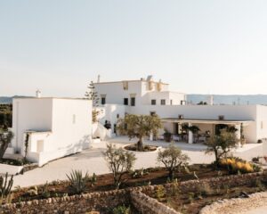 Vintage wedding decor at Masseria Calderisi.