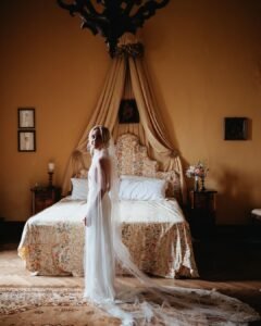villa-lungomonte-bride-standing