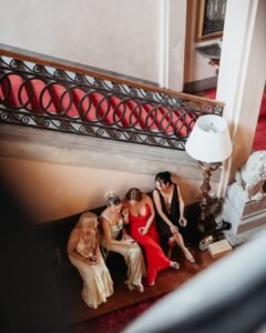 villa-lungomonte-bridesmaids-relaxing