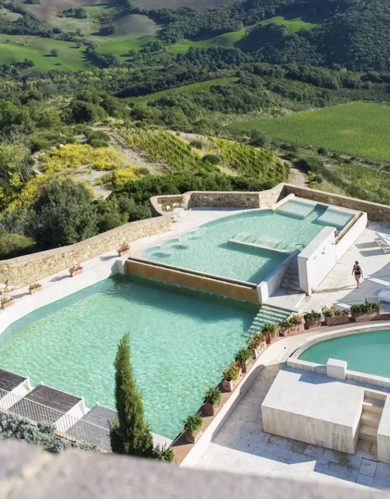 castello-di-velona-pools