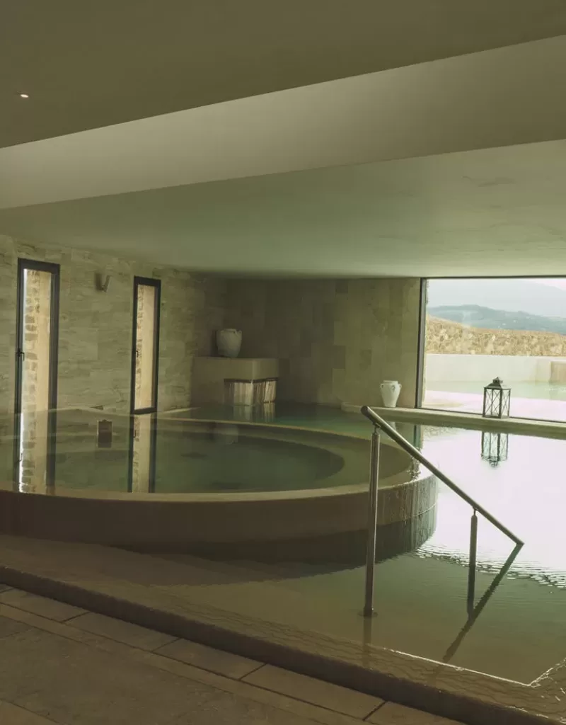 castello-spa-pool-view