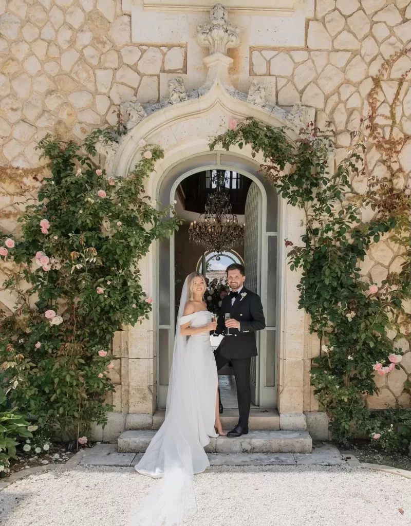 chateau-de-la-couronne-bride-groom-doorway